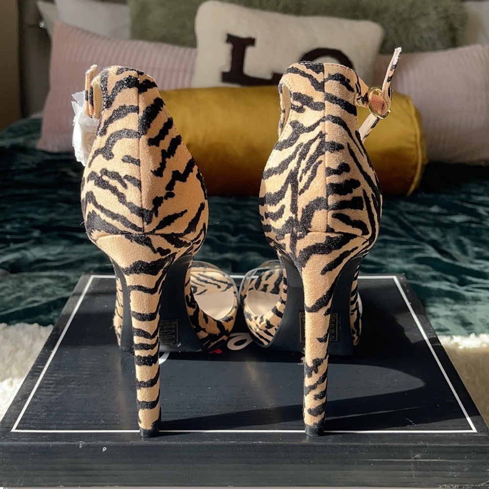 Heels - Picture 3 of 4